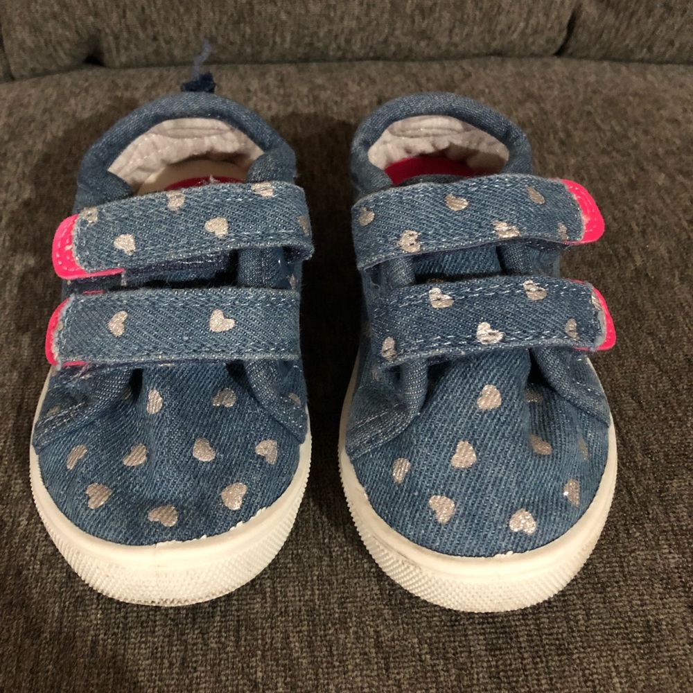 Kids Toddler Carter’s Shoes SIZE 5.0 GOOD COND